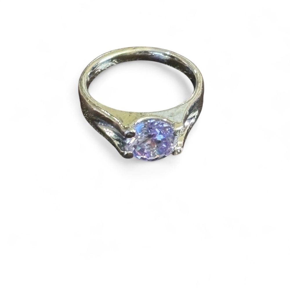 Elegant Silver Ring with Purple Gemstone